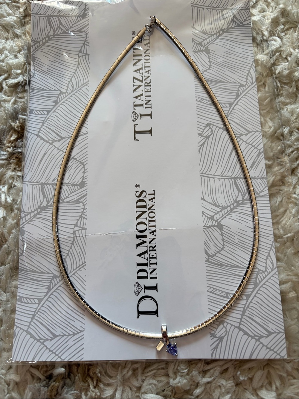 Diamonds International Silver Necklace genuine Tanzanite Trillion Cut Pendant